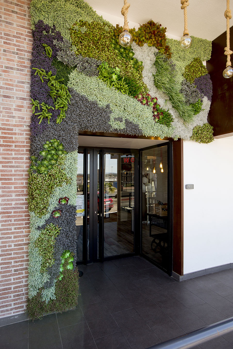 decoración vegetal artificial fachada restaurante